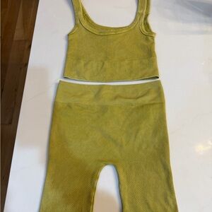 NWT BASIK Women's Set Yellow Medium One Size Fits Most
